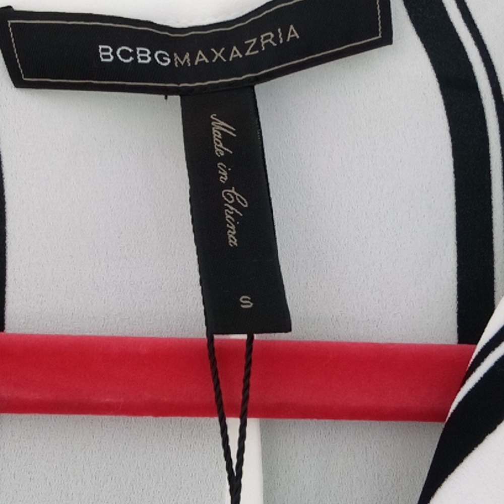 BCBGMAXAZRIA Color  Coral Comb
